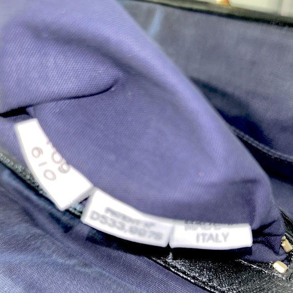 Marc Jacobs Authentic Smooth Leather Black/Tan Contrast Trim Safety Pin Bag - Picture 15 of 15